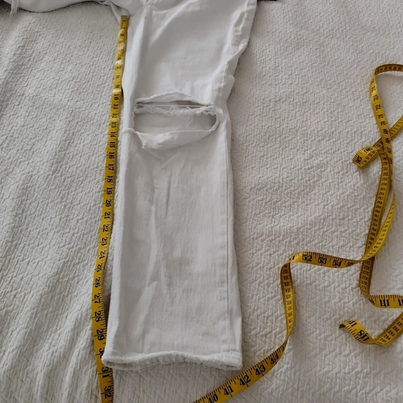 Abercrombie Curve Love The Mom High Rise Jean Distressed White Jeans Sz 31/12 - Picture 11 of 11
